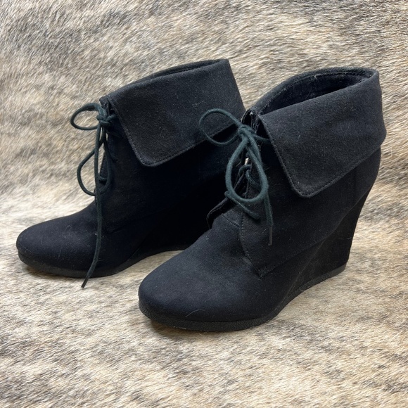 Mossimo Black Wedge Booties - Picture 1 of 7